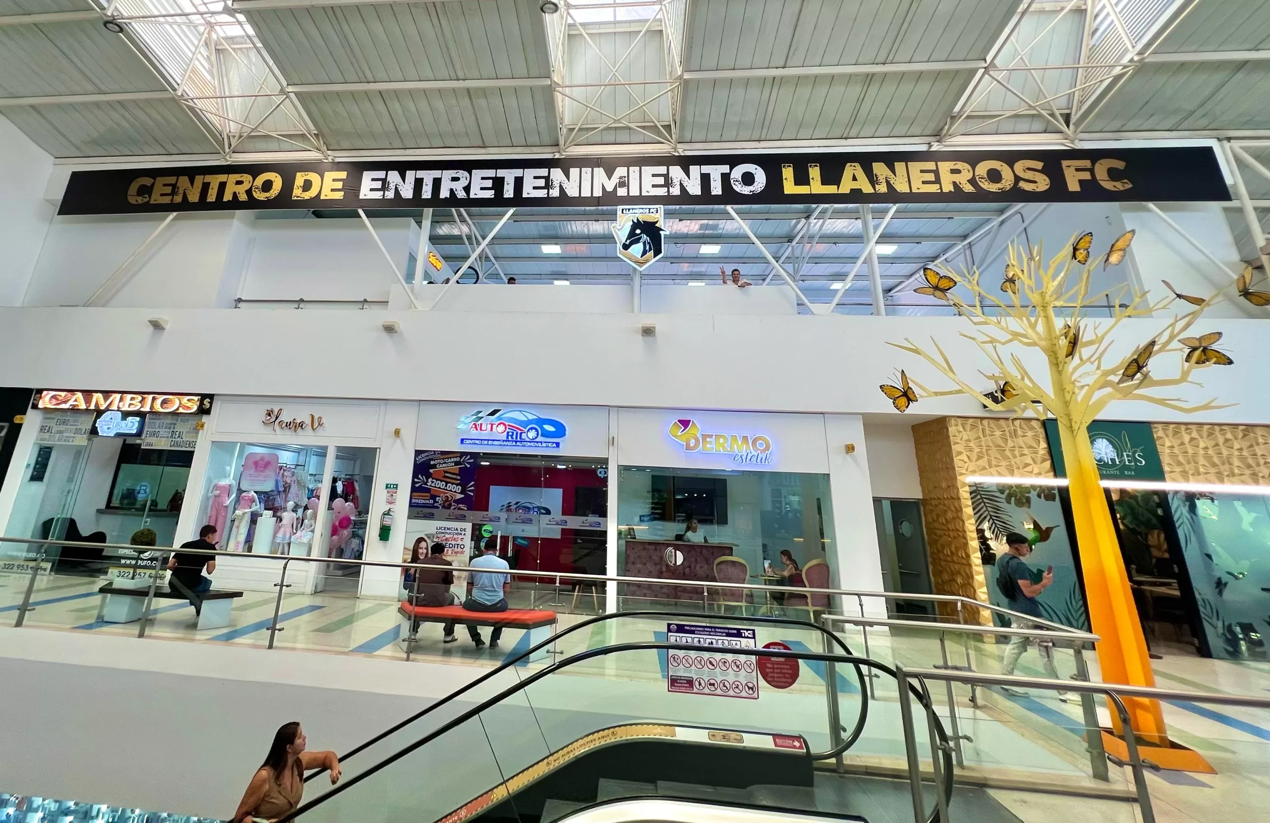 Llaneros FC abre el primer centro de entretenimiento de un club en Colombia. Llaneros FC abre el primer centro de entretenimiento de un club en Colombia.